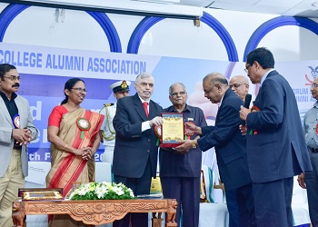 Dr. Muhammed Majeed, Founder & Chairman of Sami-Sabinsa Group was honored on the occasion of Annual Celebration of Alumni Association of Trivandrum Medical College on February 16<sup>th</sup>, 2019 by Honorable Governor of Kerala, Shri. Justice (Retd) Palanisamy Sathasivam