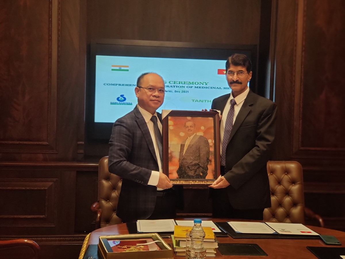 Signing of MoU with Tan Thanh Holdings and Vietnam-India Business Forum